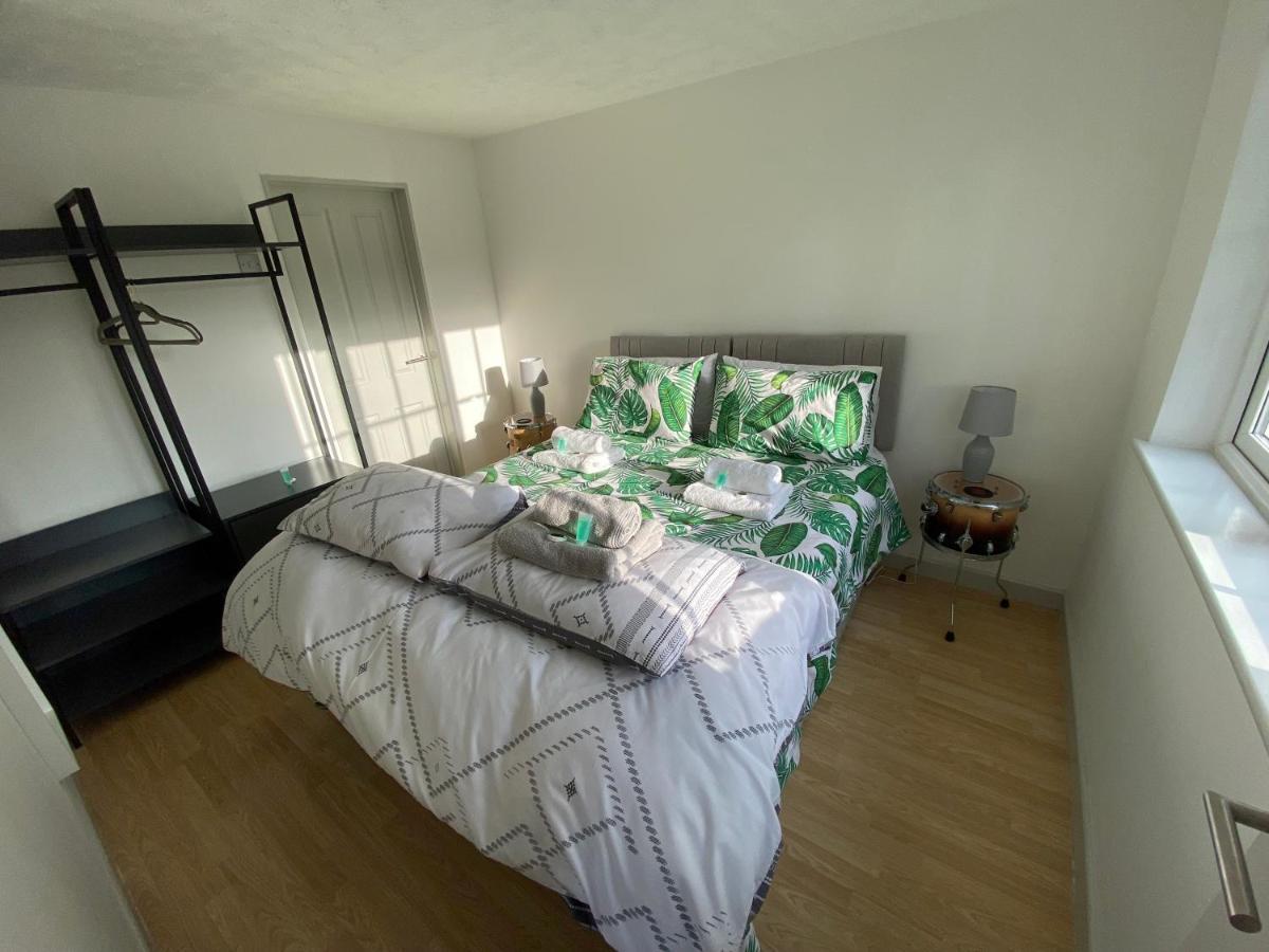 The Drum Room Holiday Apartment Near Horsham Southwater Exterior photo
