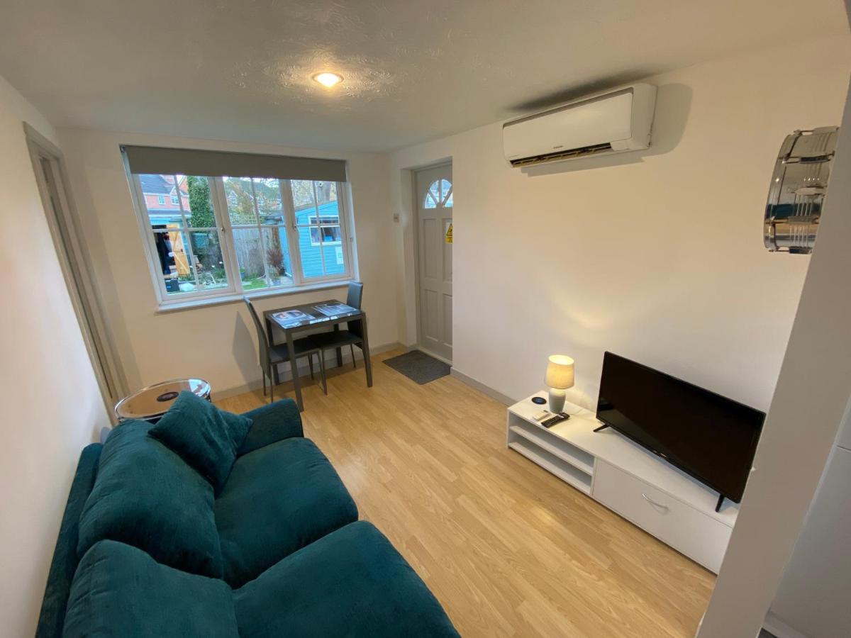 The Drum Room Holiday Apartment Near Horsham Southwater Exterior photo