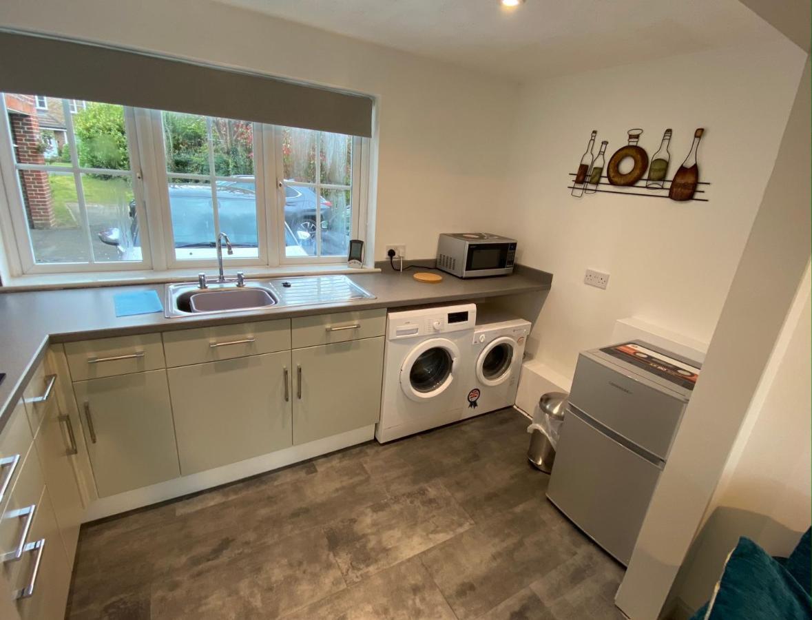 The Drum Room Holiday Apartment Near Horsham Southwater Exterior photo